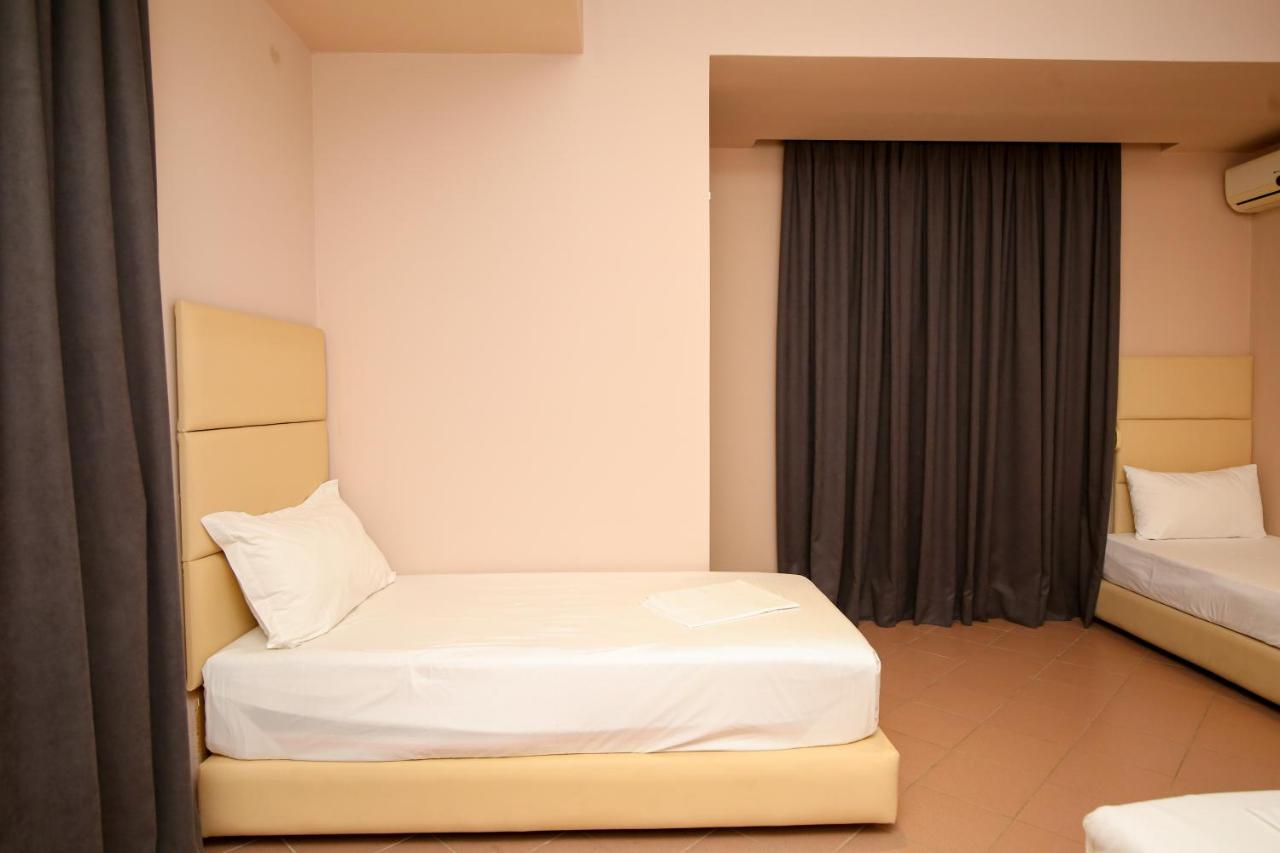 Hotel Aliko Vlorë Exteriör bild