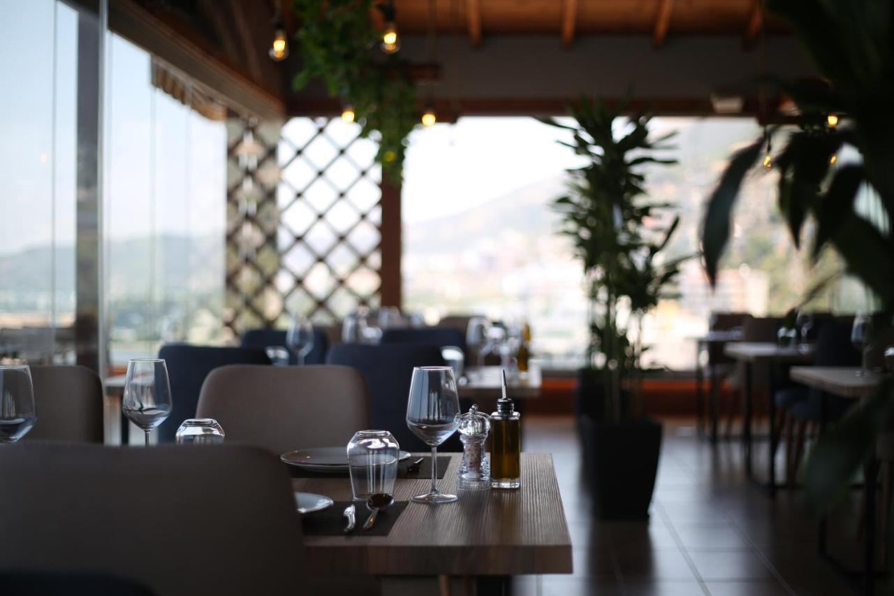 Hotel Aliko Vlorë Exteriör bild